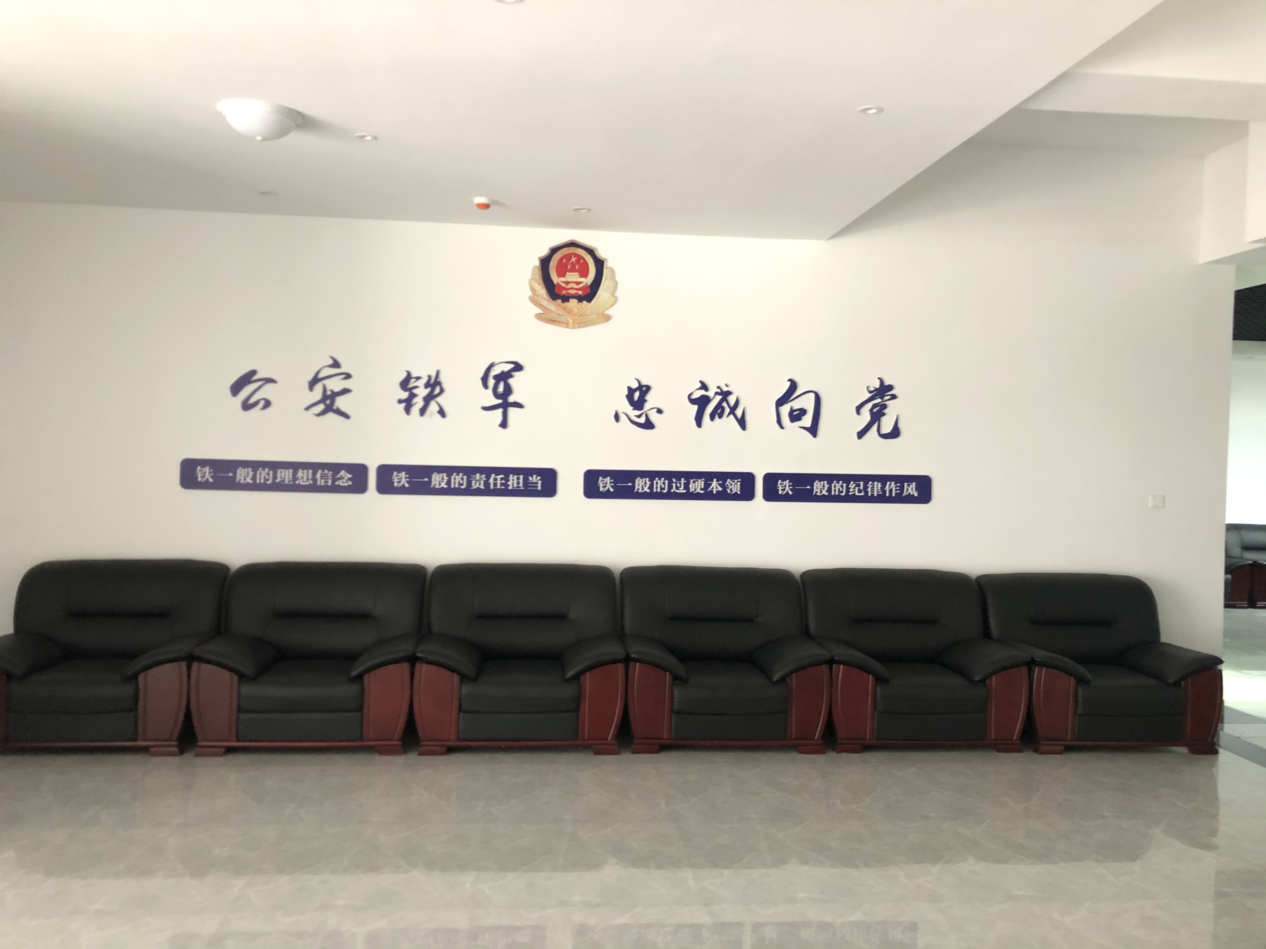 西昌辦公家具-批發(fā)采購定制-學(xué)校