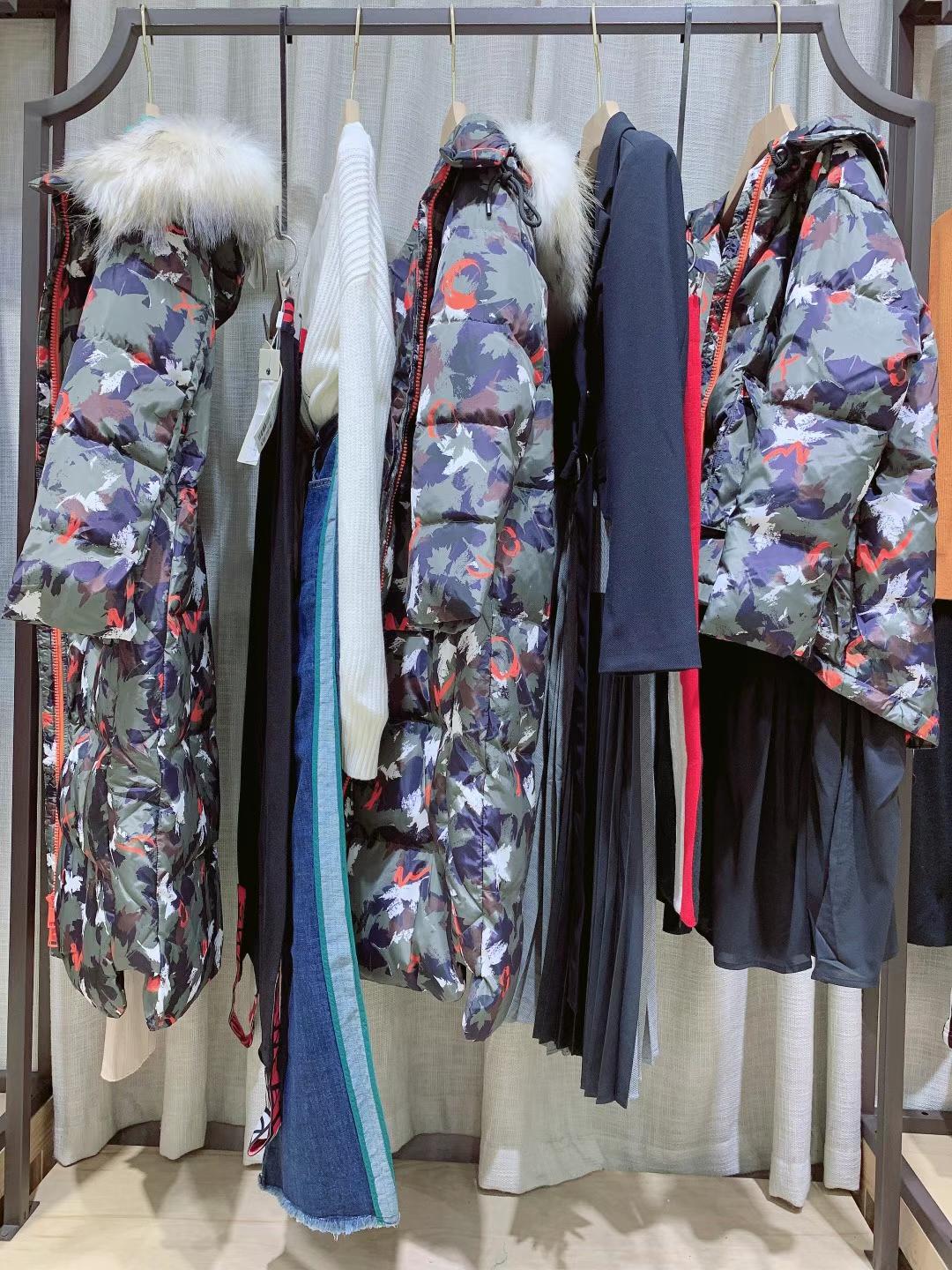 時尚品牌梵凱2021秋冬廣州品牌女裝批發(fā)生產(chǎn)廠家貨源