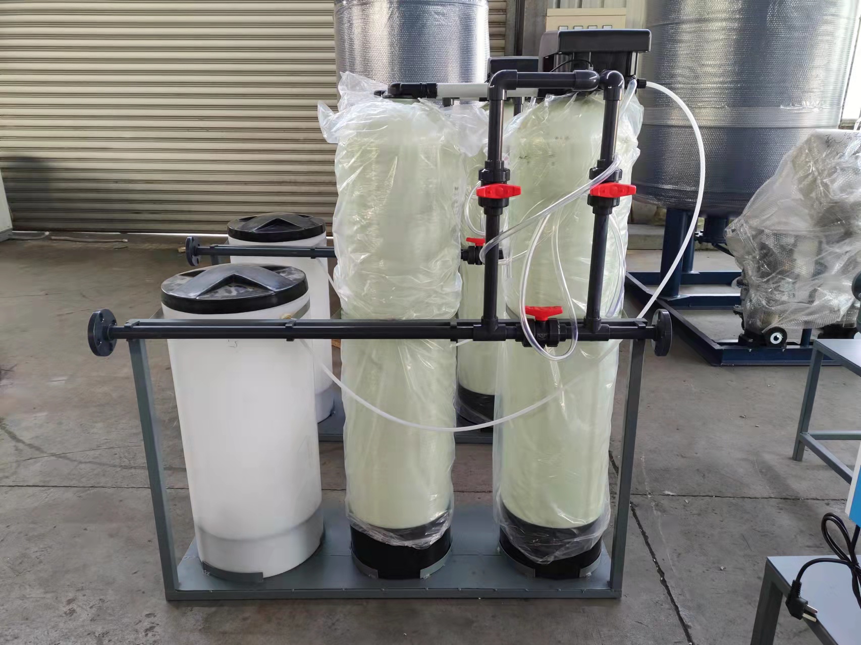 蘇鑫PVC軟水器全自動(dòng)加鹽水處理 PVC軟水器全自動(dòng)加鹽水處理設(shè)備
