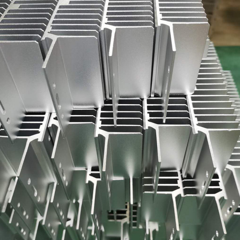 五金表面處理噴砂加工 鋁合金表面噴砂拉絲彩色陽(yáng)極氧化處理加工