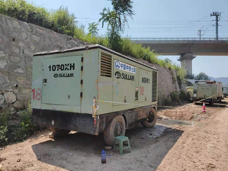 高壓低噪壓縮機 柴油機驅(qū)動 壽力1070XH柴移式空壓機租售