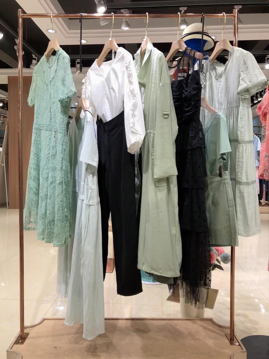 佐色2022夏當(dāng)季新款杭州高端女裝品牌庫存尾貨一手貨源 折扣直播一折拿貨渠道