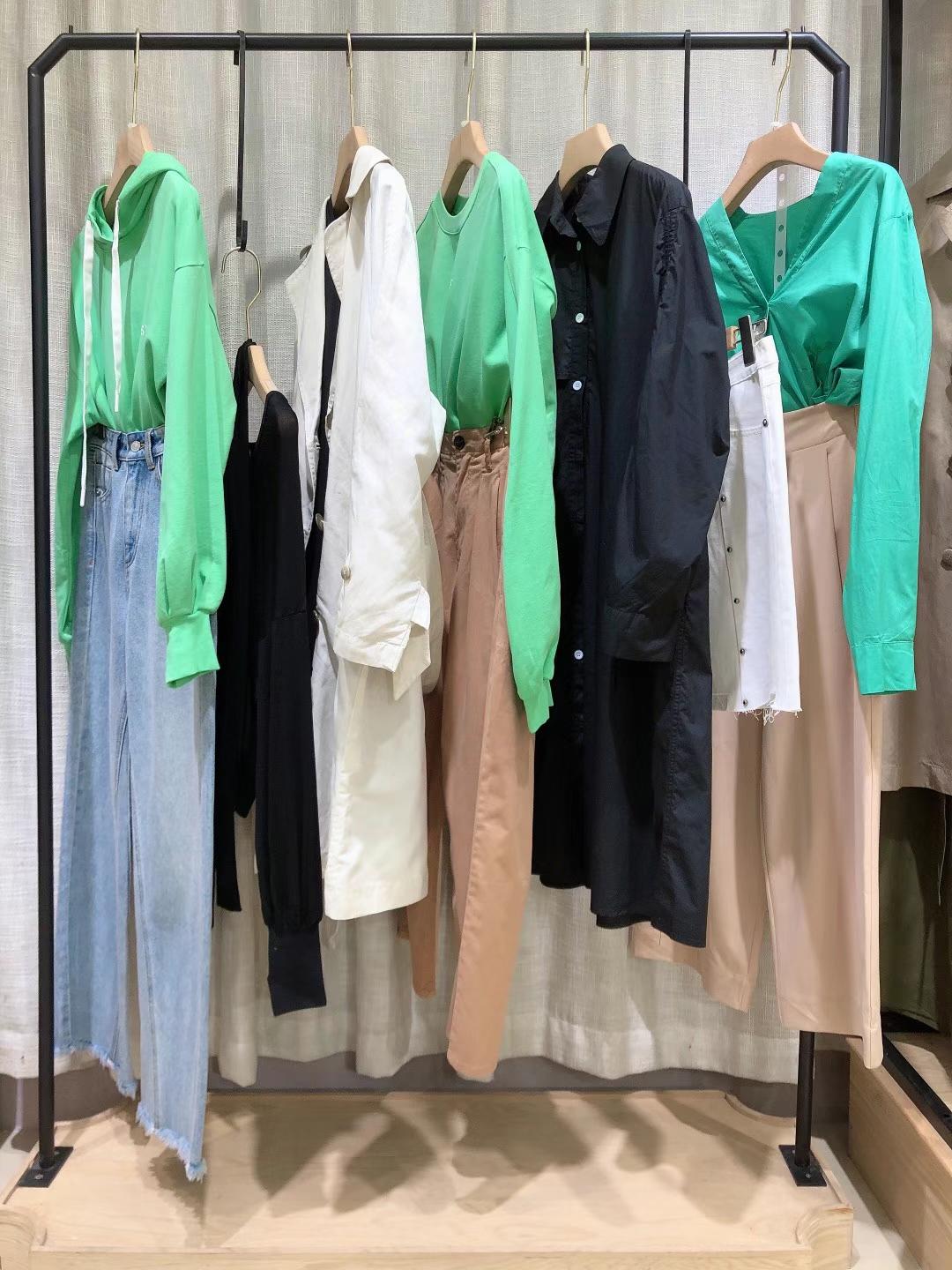 時尚知 名女裝未知未覺WZWJ/沒完沒了2022春女裝折扣批發(fā)供應(yīng)商