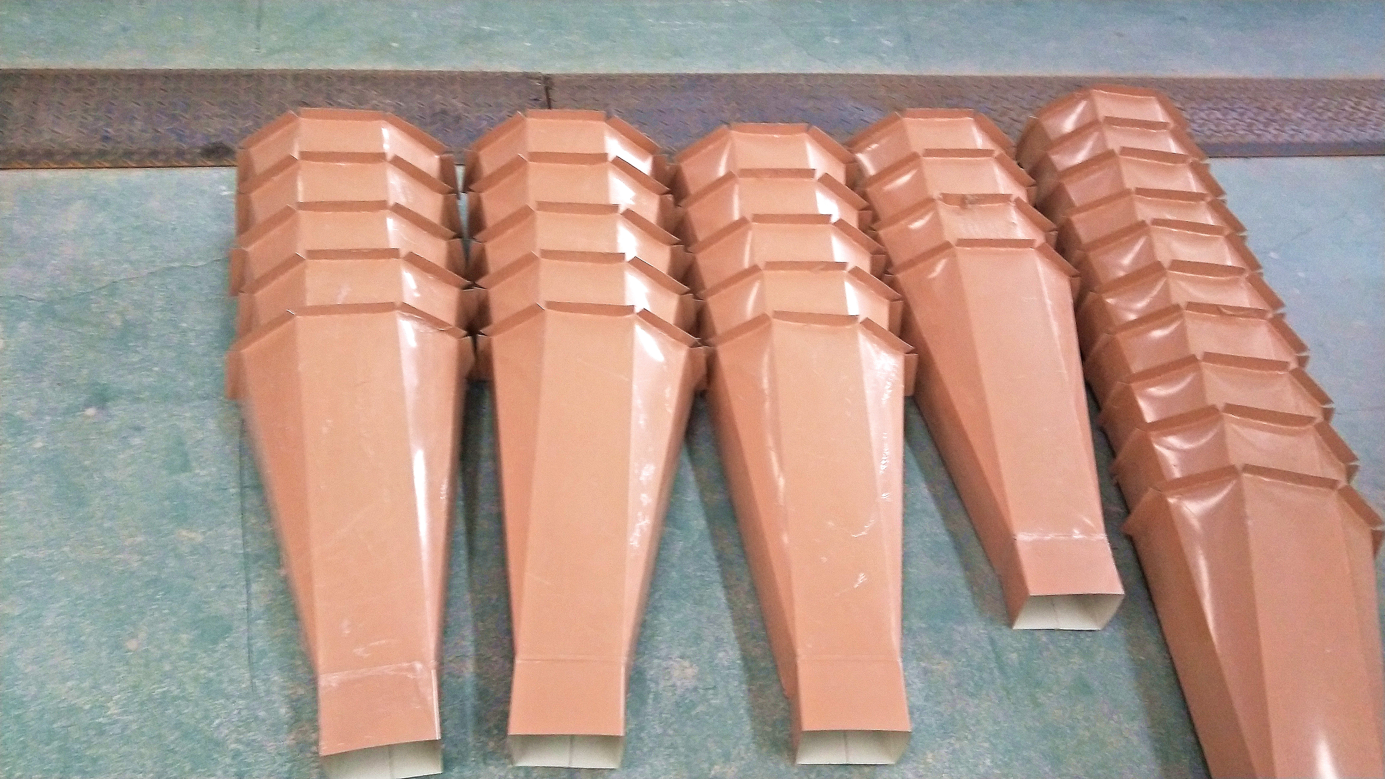 江蘇彩鋼落水管生產(chǎn)廠家，雨水斗型號(hào)齊全歡迎選購(gòu)