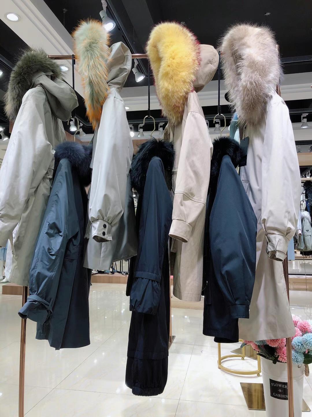 【雪羅拉皮草派克羽絨服】21冬專柜撤柜羽絨服品牌女裝折扣尾貨批發(fā)市場