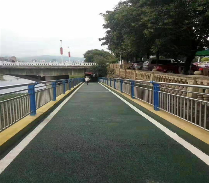 不銹鋼護(hù)欄防撞護(hù)欄