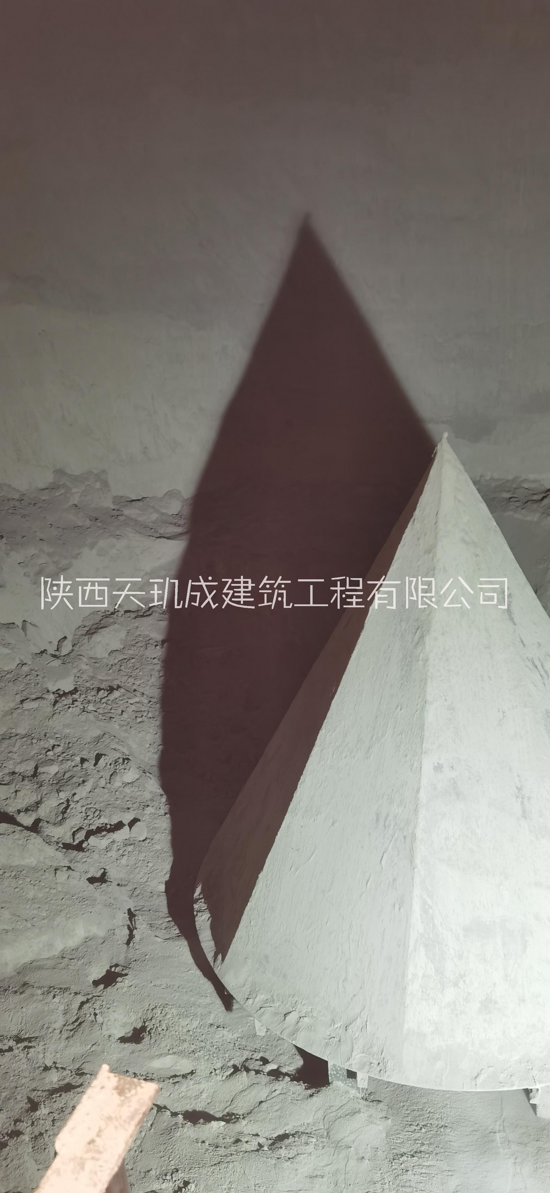 水泥庫(kù)清理時(shí)需要注意什么？ 專(zhuān)業(yè)高水泥庫(kù)清理時(shí)需要注意什么？