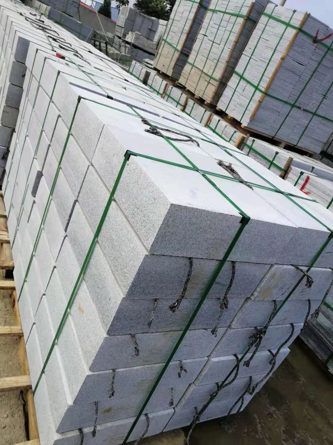 批發(fā)芝麻灰花崗巖  芝麻灰花崗巖廠家價格 芝麻灰花崗巖現(xiàn)貨銷售 廠家供應芝麻灰花崗巖