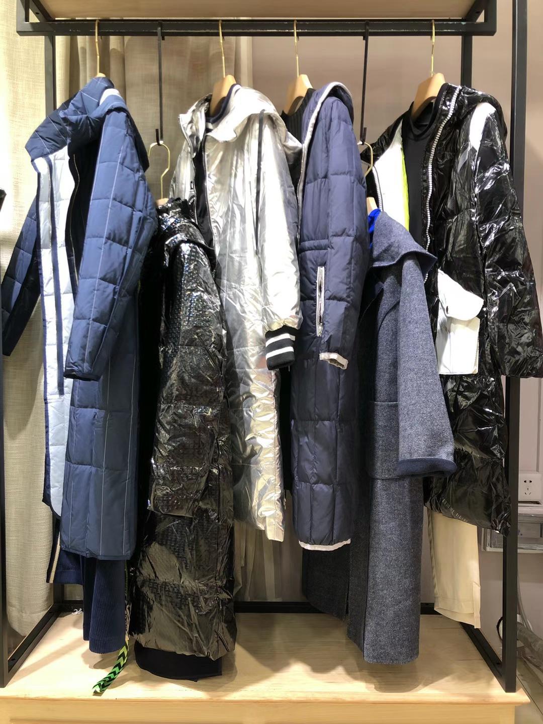 珂羅娜上海大 牌女裝尾貨批發(fā)市場一手貨源