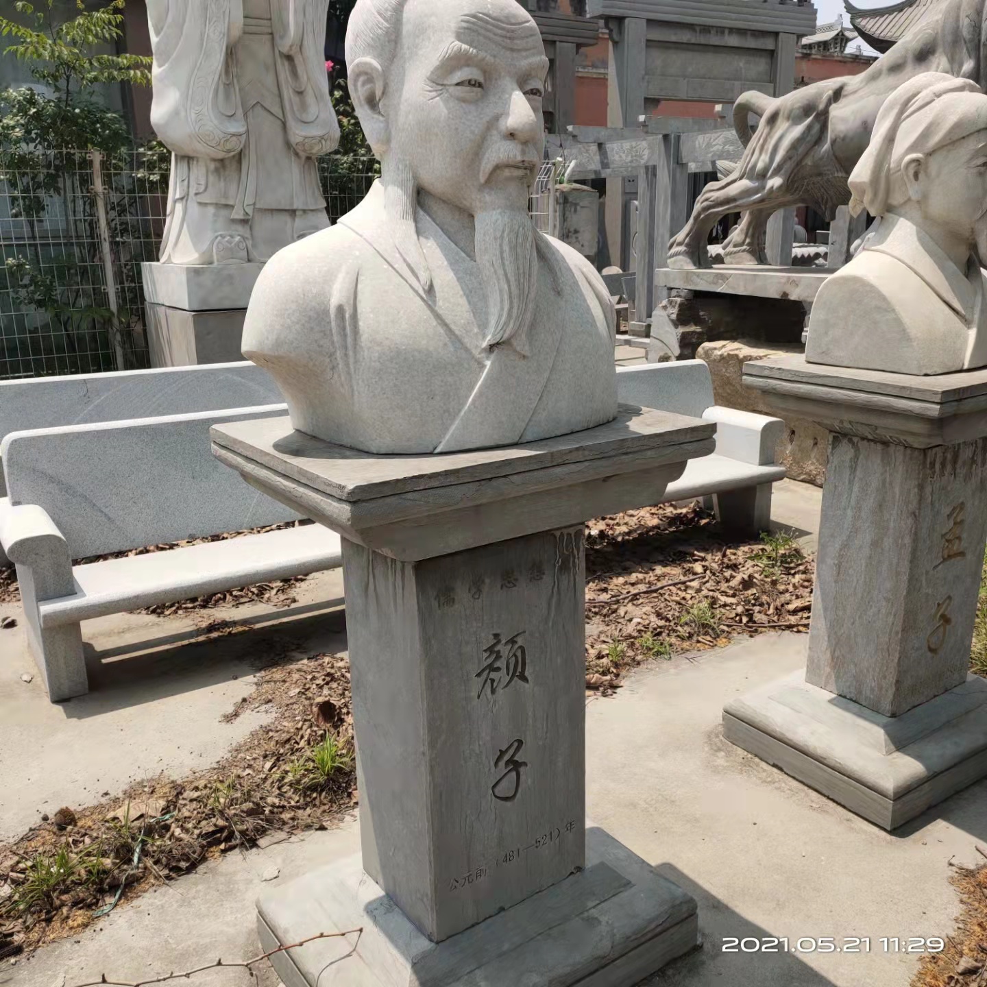 山東人物石雕加工廠家，戶外廣場(chǎng)人物石雕定制報(bào)價(jià)