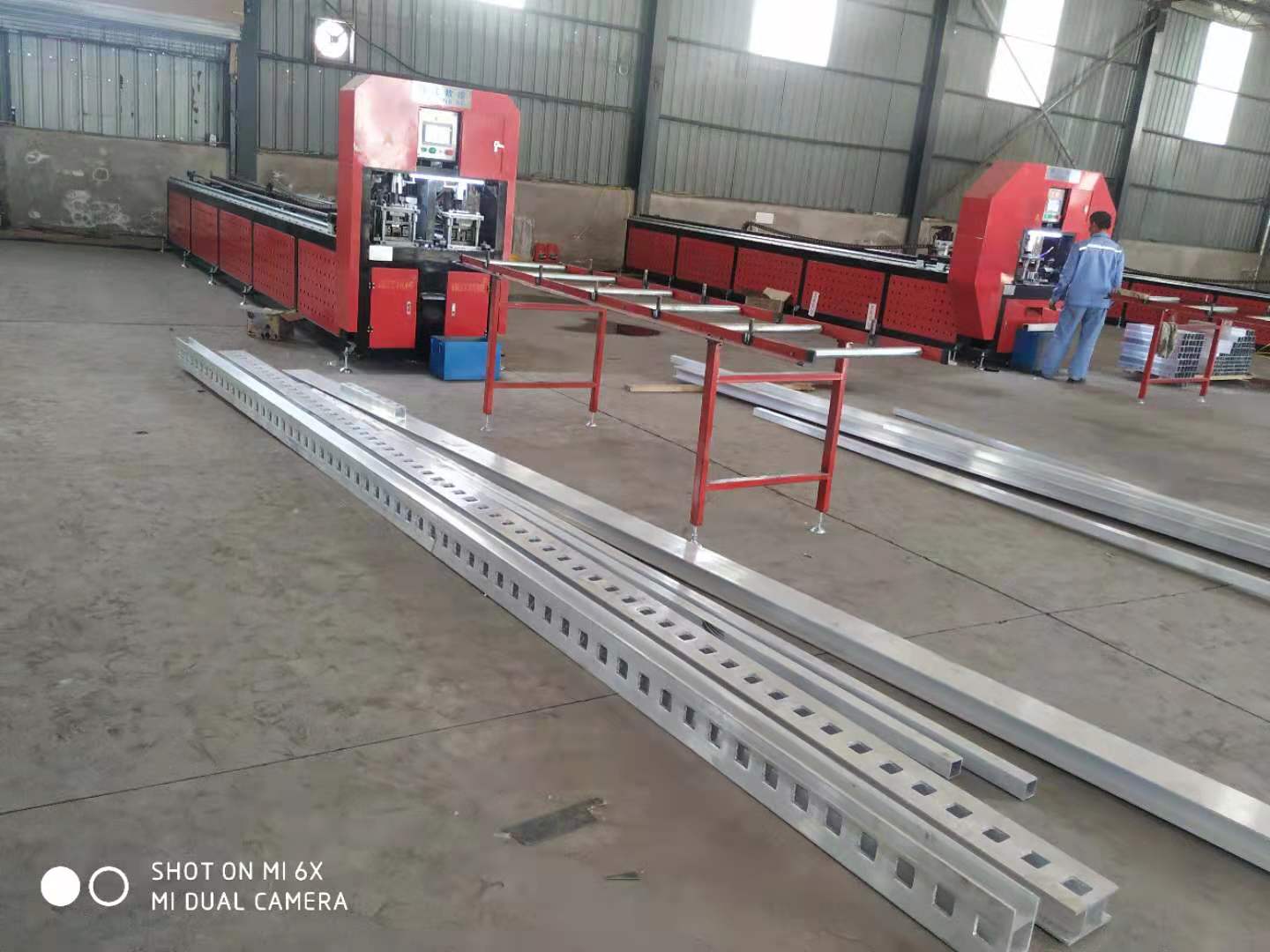 鋁爬架鋁導(dǎo)軌沖孔機(jī)供應(yīng)廠商 鋁爬架鋁導(dǎo)軌沖孔機(jī)價(jià)格 鋁爬架鋁導(dǎo)軌沖孔機(jī)報(bào)價(jià)【佛山市銀江機(jī)械設(shè)備有限公司銷售部】