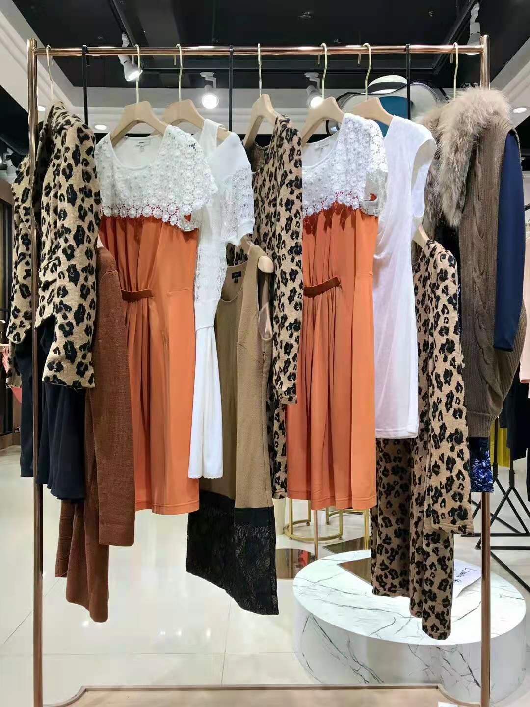 宜姿蘭娜秋裝名品折扣女裝走份批發(fā) 直播折扣女裝廠家直批