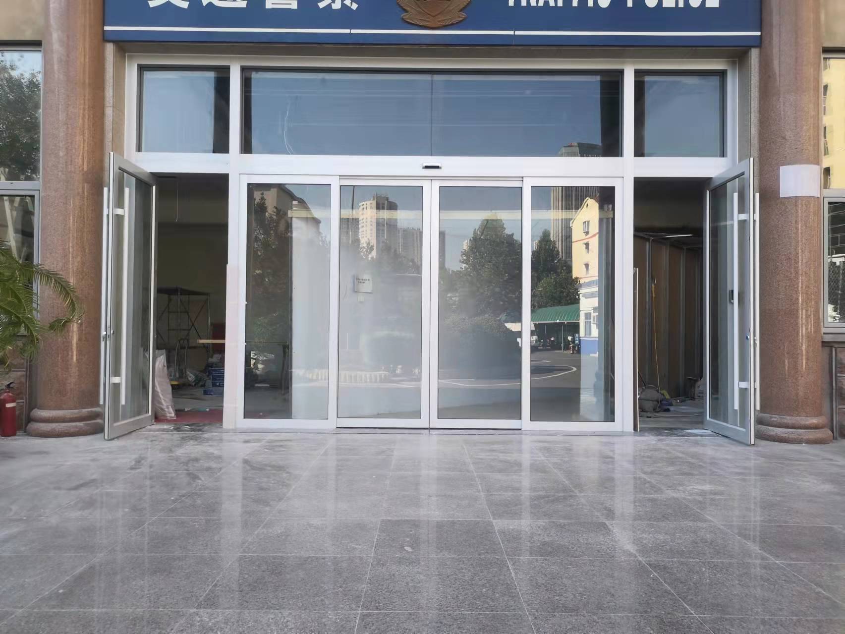 肯德基門定做報(bào)價(jià) 菏澤肯德基門廠家，鋁合金肯德基門、平開肯德基門定制安裝