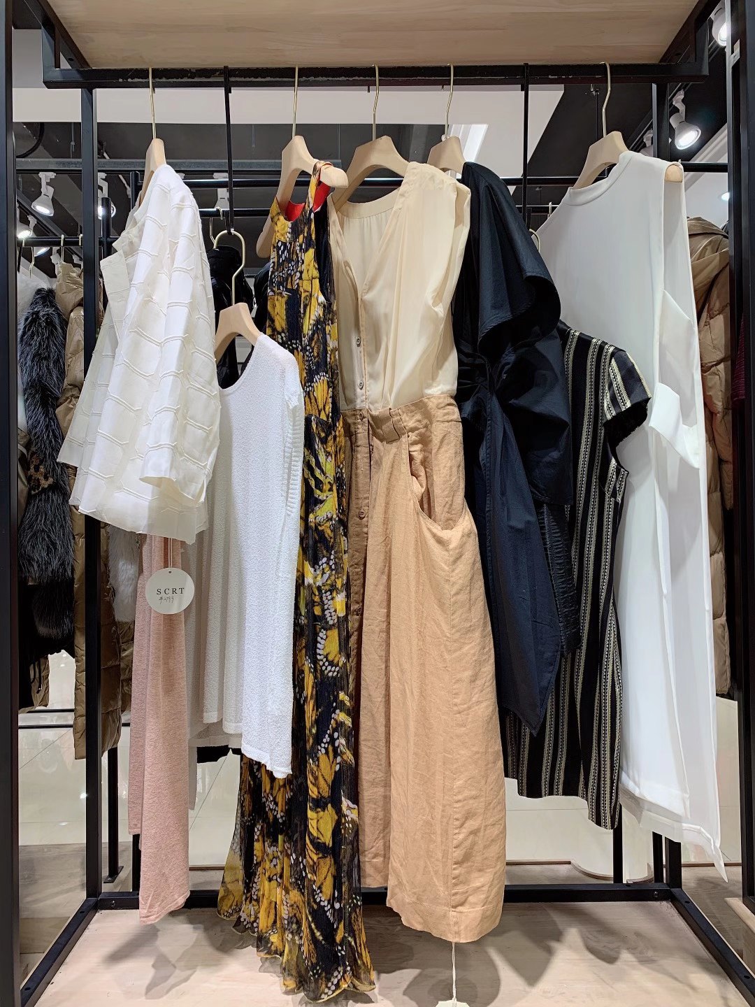 Duohomme 2022春夏時(shí)尚女裝尾貨貨源批發(fā)