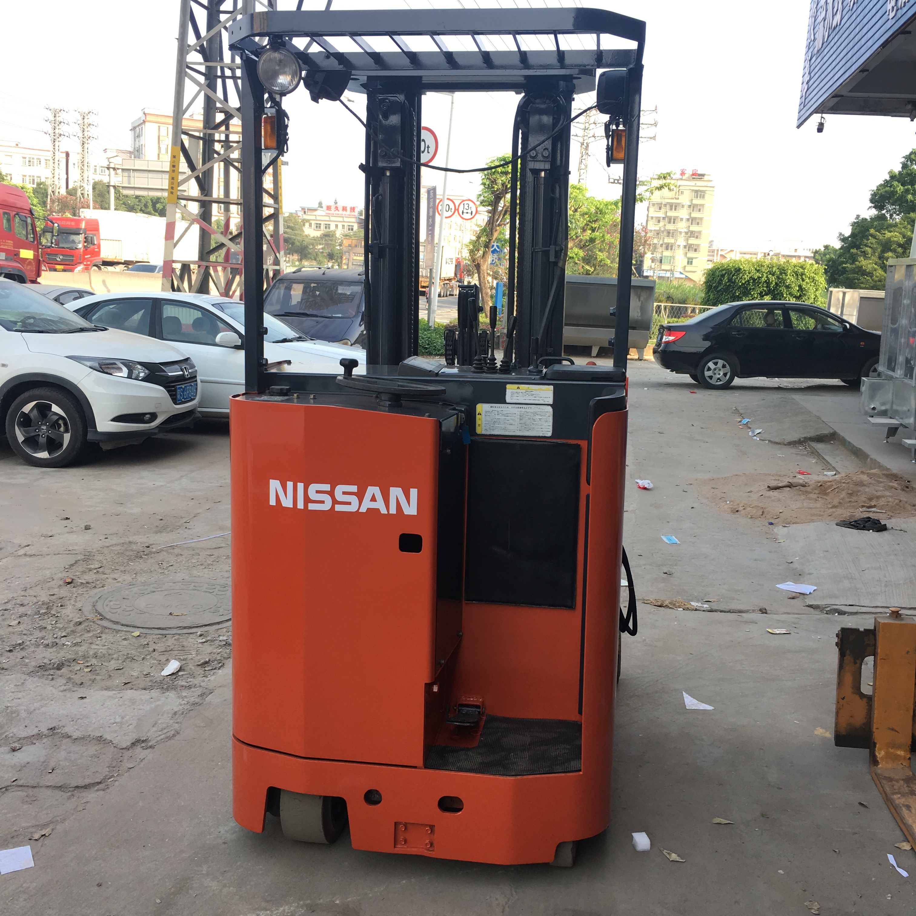 三節(jié)門架升高5150mm日產(chǎn)前移式叉車 升高5米日產(chǎn)前移式叉車