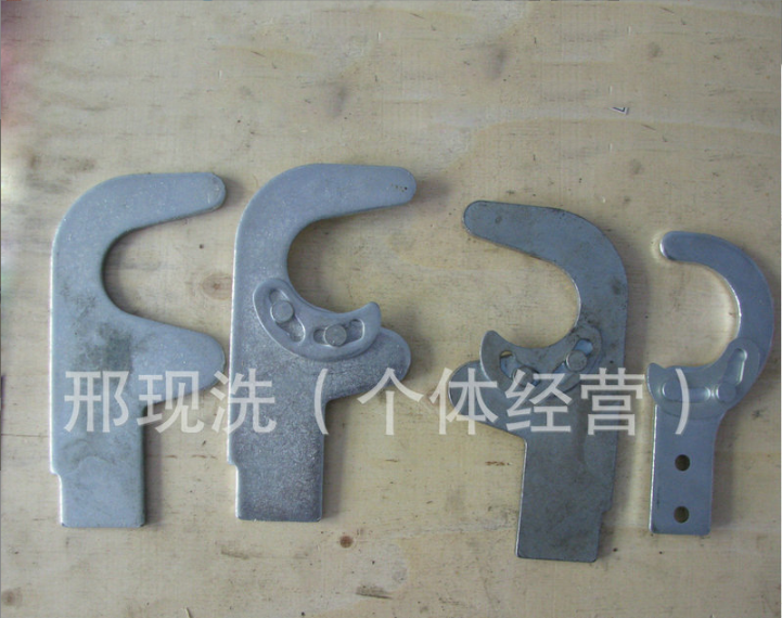 山東腳手架配件掛鉤廠家-帶鎖片腳手架掛鉤定制