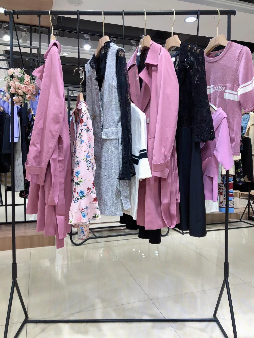 艾托奧22春裝新款專柜下架品牌折扣女裝尾貨批發(fā)貨源