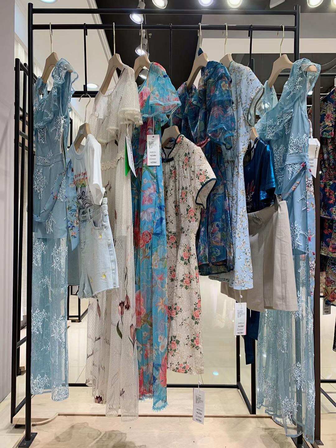 知 名品牌馬克華菲2022 夏品牌折扣女裝尾貨貨源批發(fā)