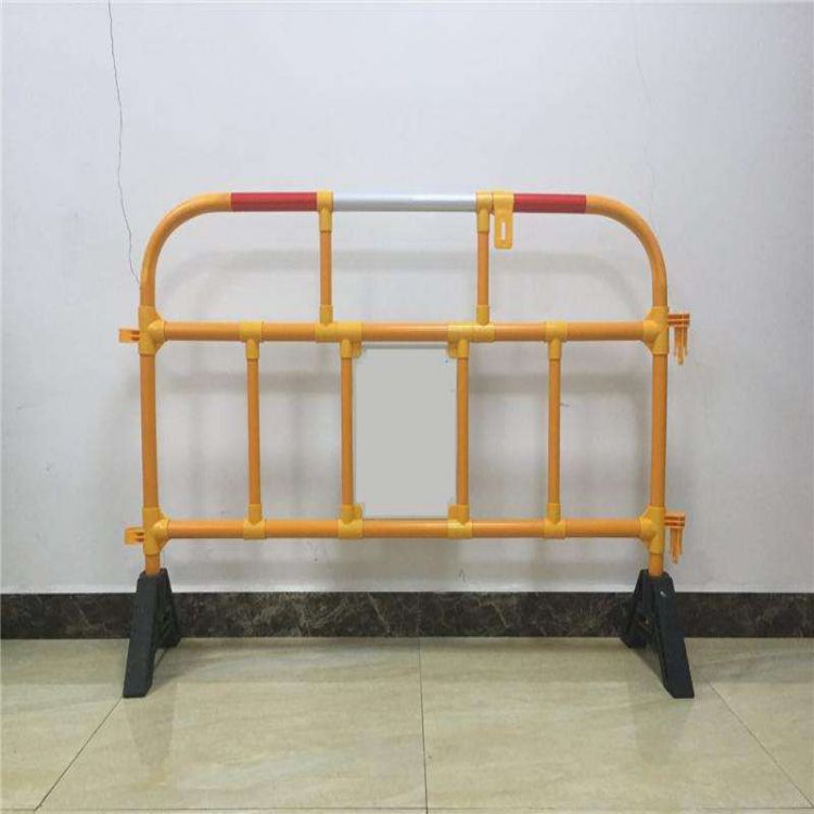 塑料護(hù)欄 深圳膠馬護(hù)欄吹塑制作-羅湖臨時護(hù)欄馬路圍護(hù)
