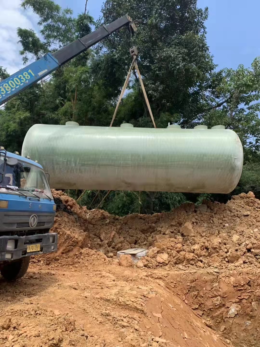 玻璃鋼化糞池  處理生活污水設(shè)備  用于工業(yè)企業(yè)生活區(qū)和城市居民生活小區(qū)  強(qiáng)度高、韌性好、耐腐蝕