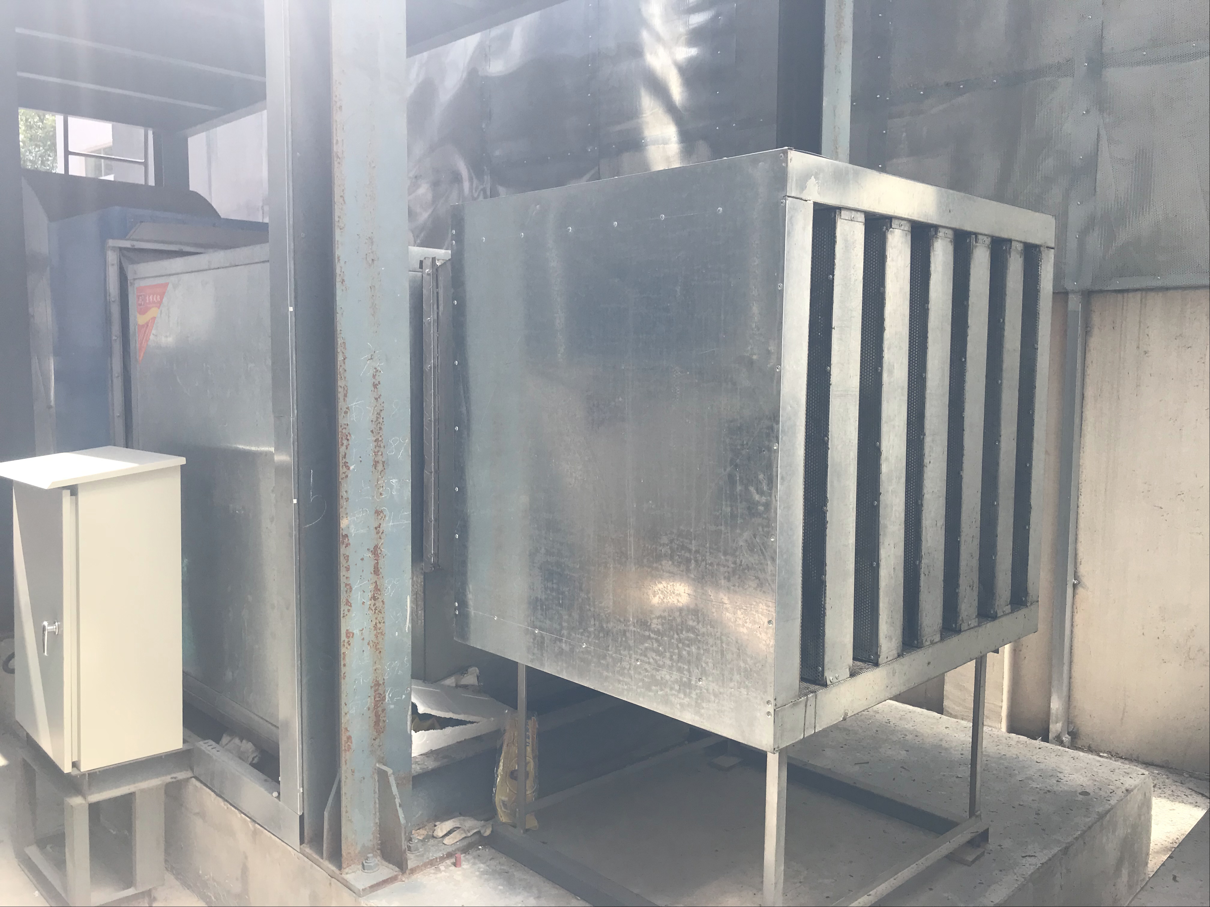 山西排油煙風機噪聲大怎么治理?排油煙風機隔音降噪方法【北京聲科源噪聲控制設備有限公司】