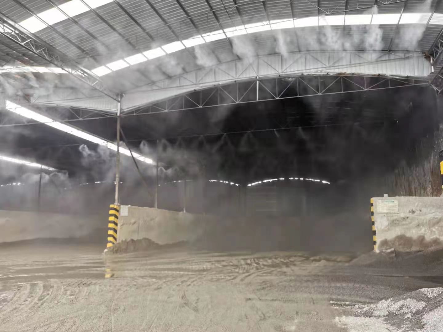 廠房噴霧降塵降溫設(shè)備安裝 ，噴淋噴霧設(shè)備現(xiàn)場設(shè)計，