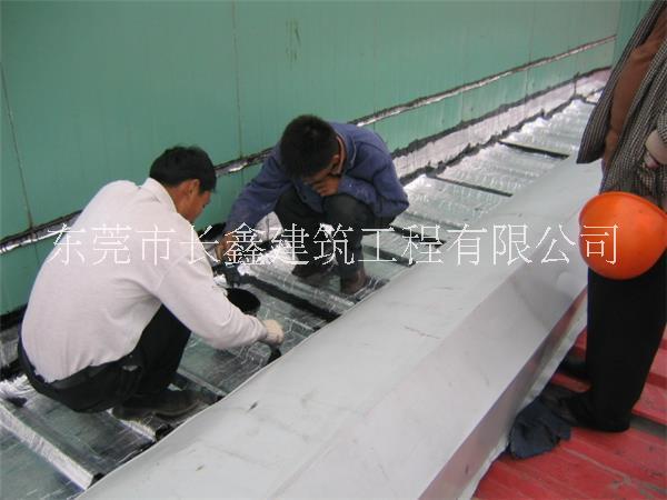 廣州彩鋼瓦更換廢舊鐵皮瓦維修