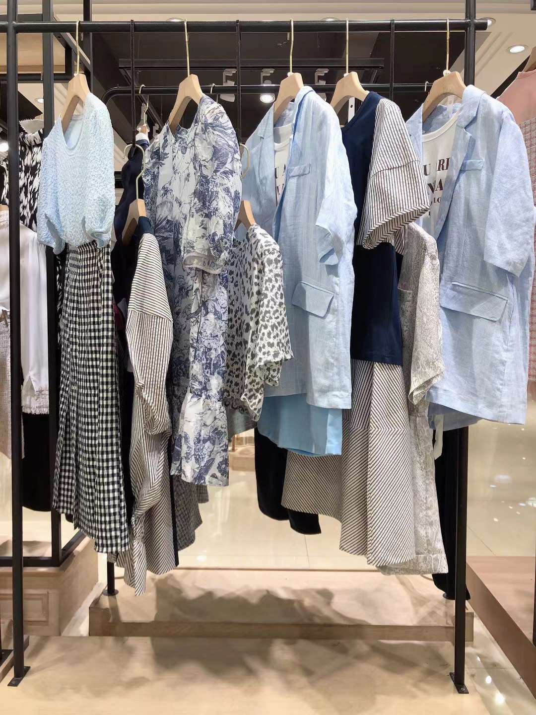 國內(nèi)知 名品牌寶貝瑪麗2022 春女裝折扣尾貨批發(fā)供應(yīng)商