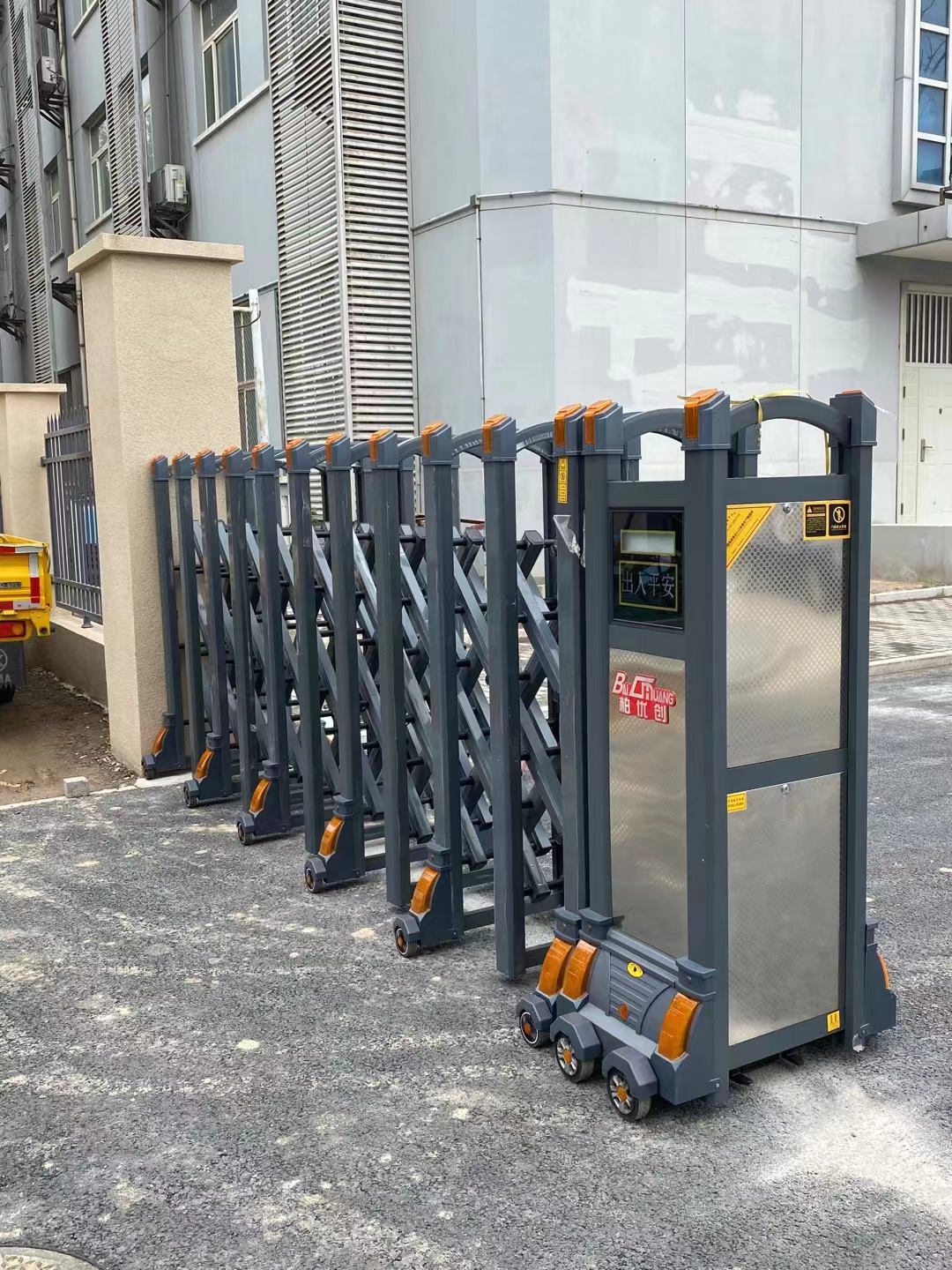 伸縮門哪里有賣  伸縮門批發(fā)價格 伸縮門報價 伸縮門報價多少錢