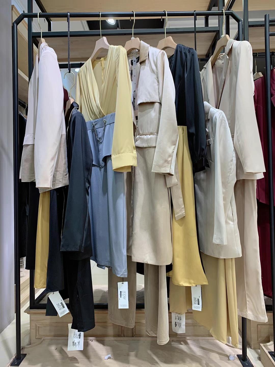 高端氣質(zhì)品牌珂萊迪奧2022 春品牌女裝折扣尾貨走份批發(fā)