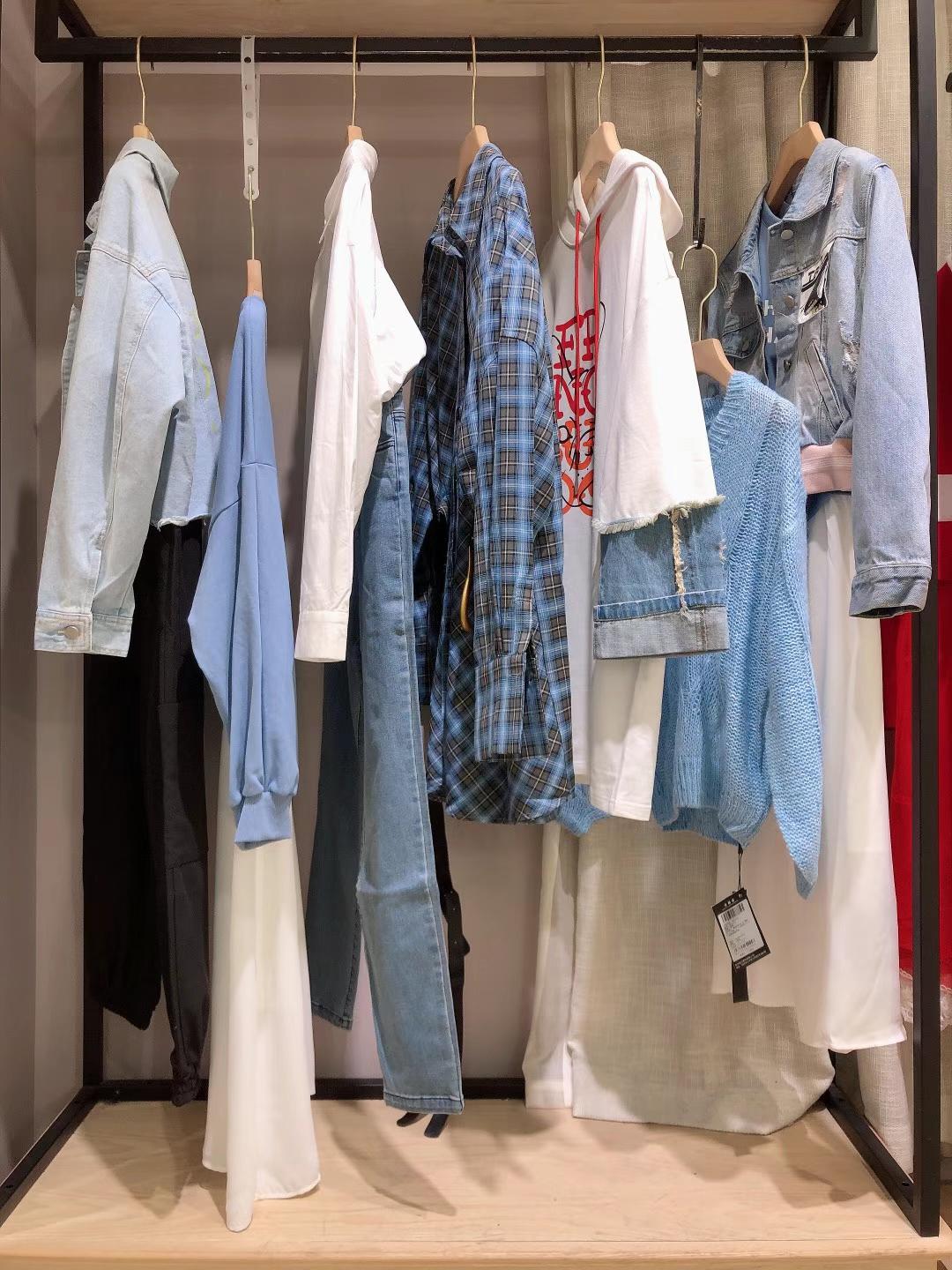 廠家直 銷正 品貨源 瑪瑪綈2022春精 品女裝店進貨一手貨源批發(fā)