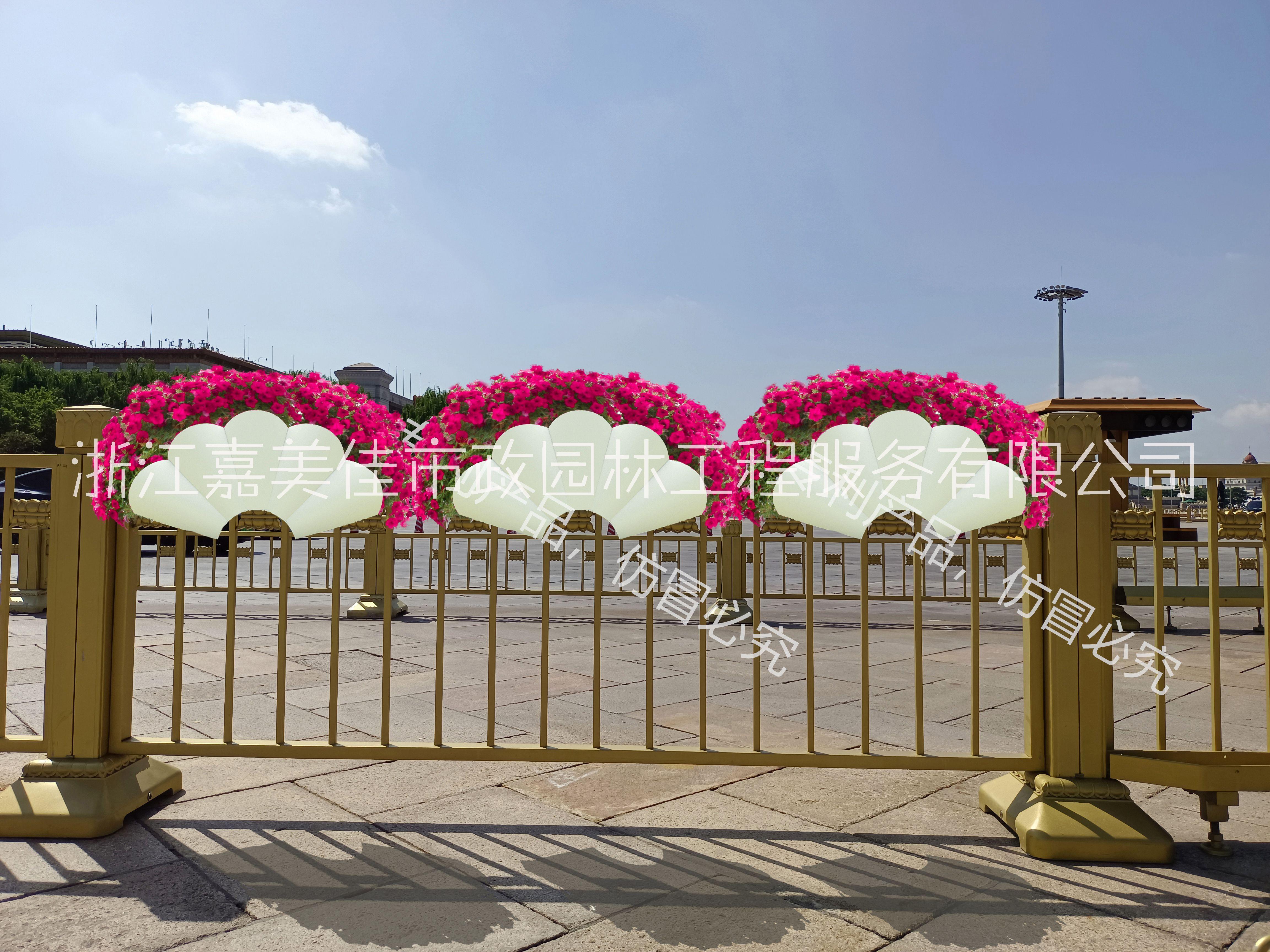 馬鞍花盆戶外新款馬鞍式護(hù)欄花盆市政工程花箱樹脂盆天橋道路綠化懸掛式