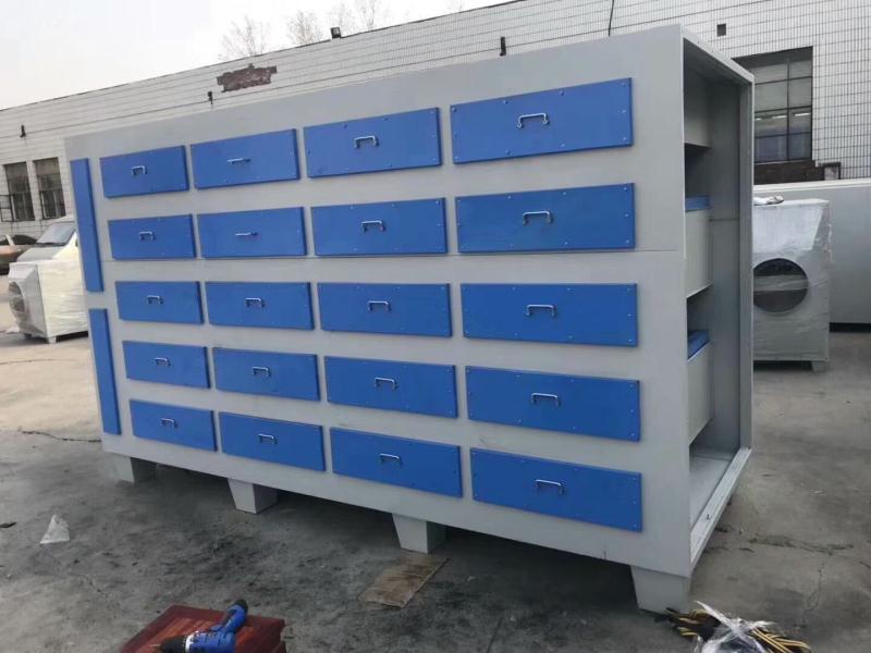 滄州五千風(fēng)量活性炭吸附箱圖片A河北活性炭箱