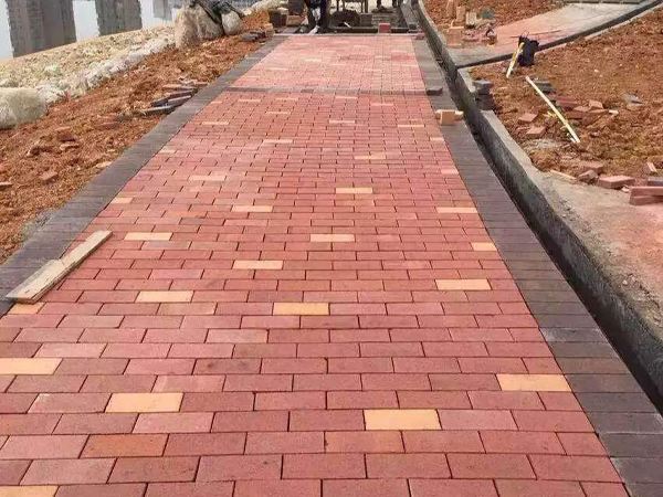 安陽(yáng)透水磚批發(fā)_水泥透水磚價(jià)格_廣場(chǎng)路面透水磚供應(yīng)商