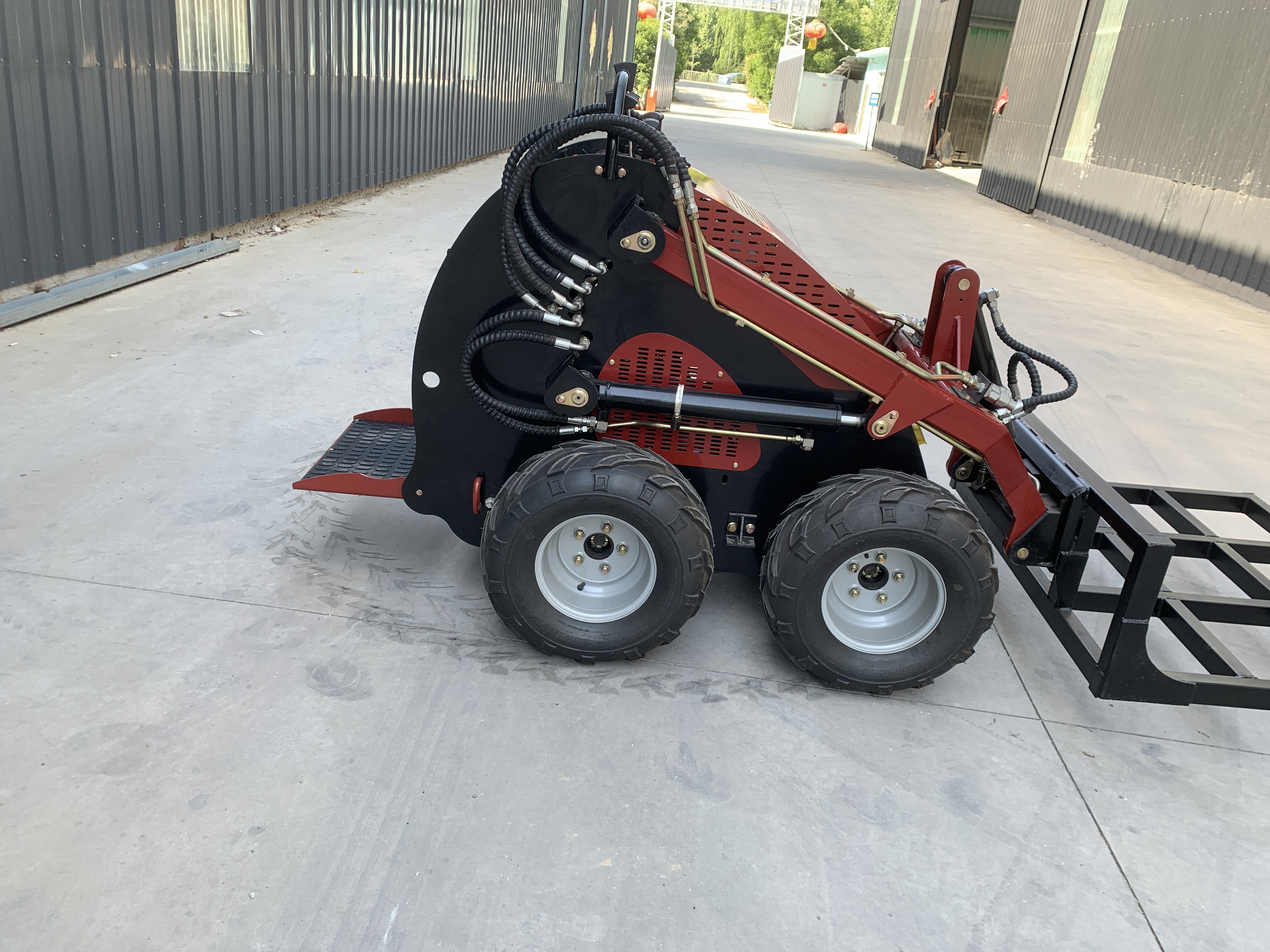 SYZN-S23滑移裝載機