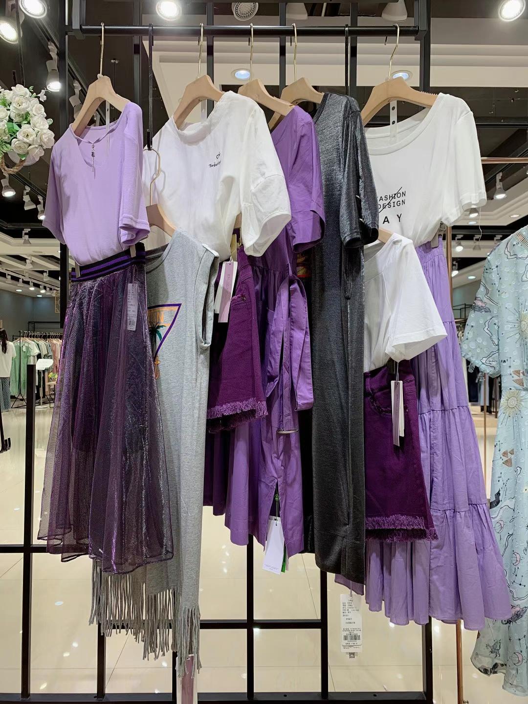 杭州一 線高 端品牌金粉名裳22夏精 品女裝專柜撤柜 供應(yīng)淘寶電商直播實(shí)體店一手貨源批發(fā)