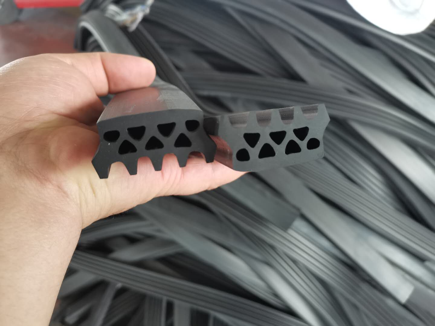 盾構(gòu)管式彈性橡膠密封墊廠家供應(yīng)_批發(fā)價(jià)格【衡水楚江科技有限公司】