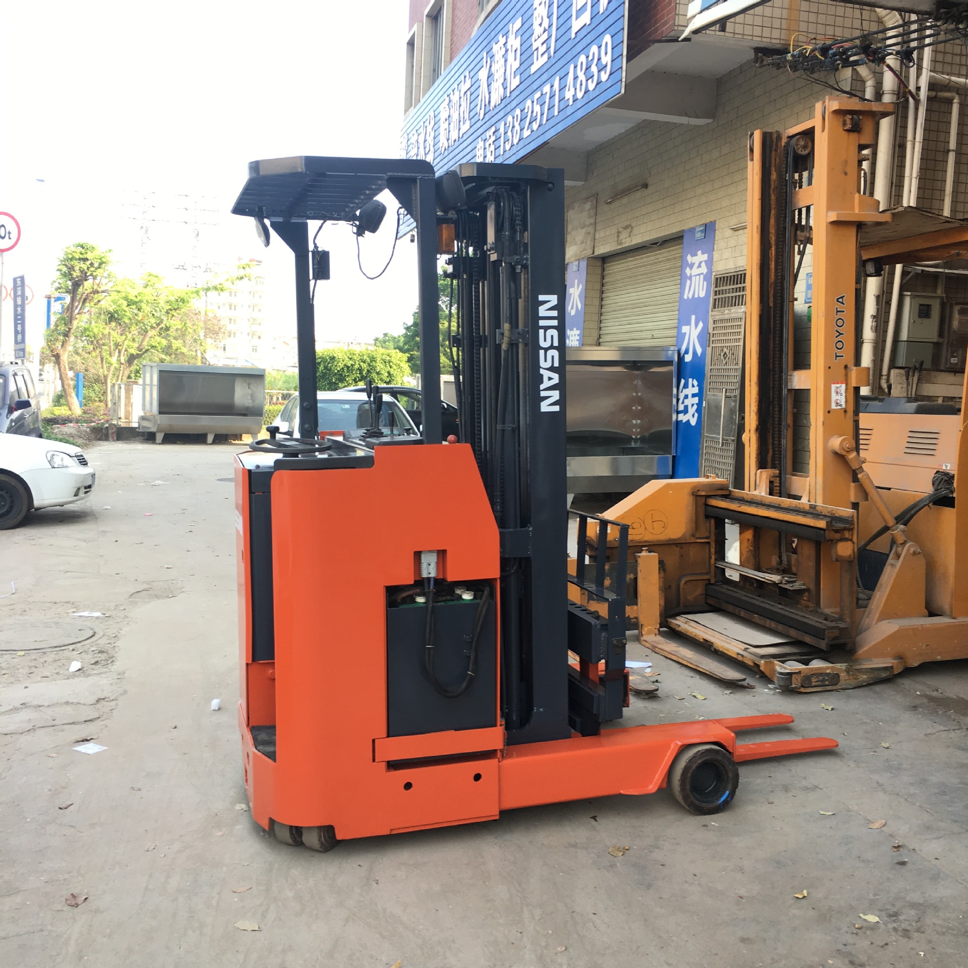 二手NISSAN前移式電動(dòng)叉車