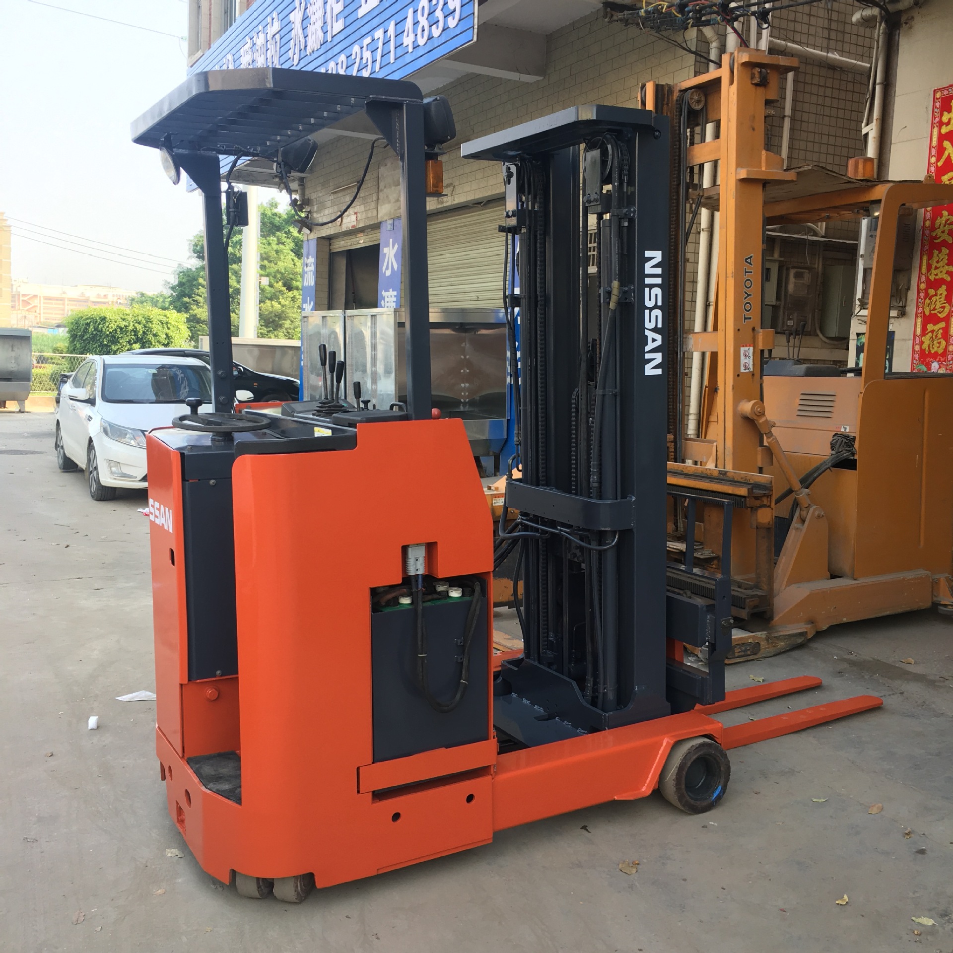 二手NISSAN前移式電動(dòng)叉車