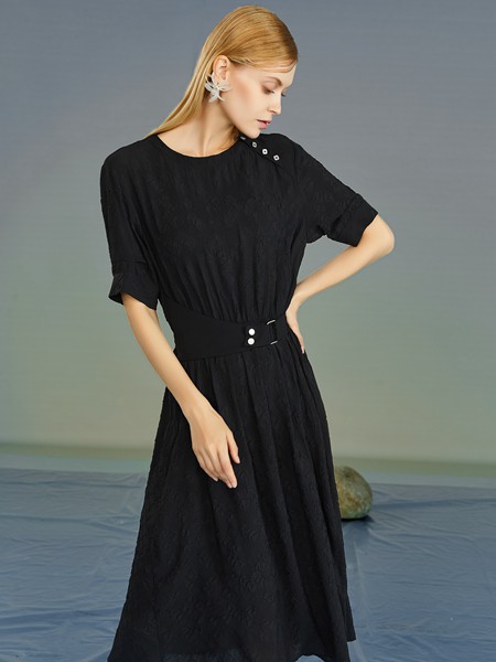 剪標(biāo)品牌 婕依妮 2022品牌折扣女裝尾貨貨源庫(kù)存批發(fā)渠道