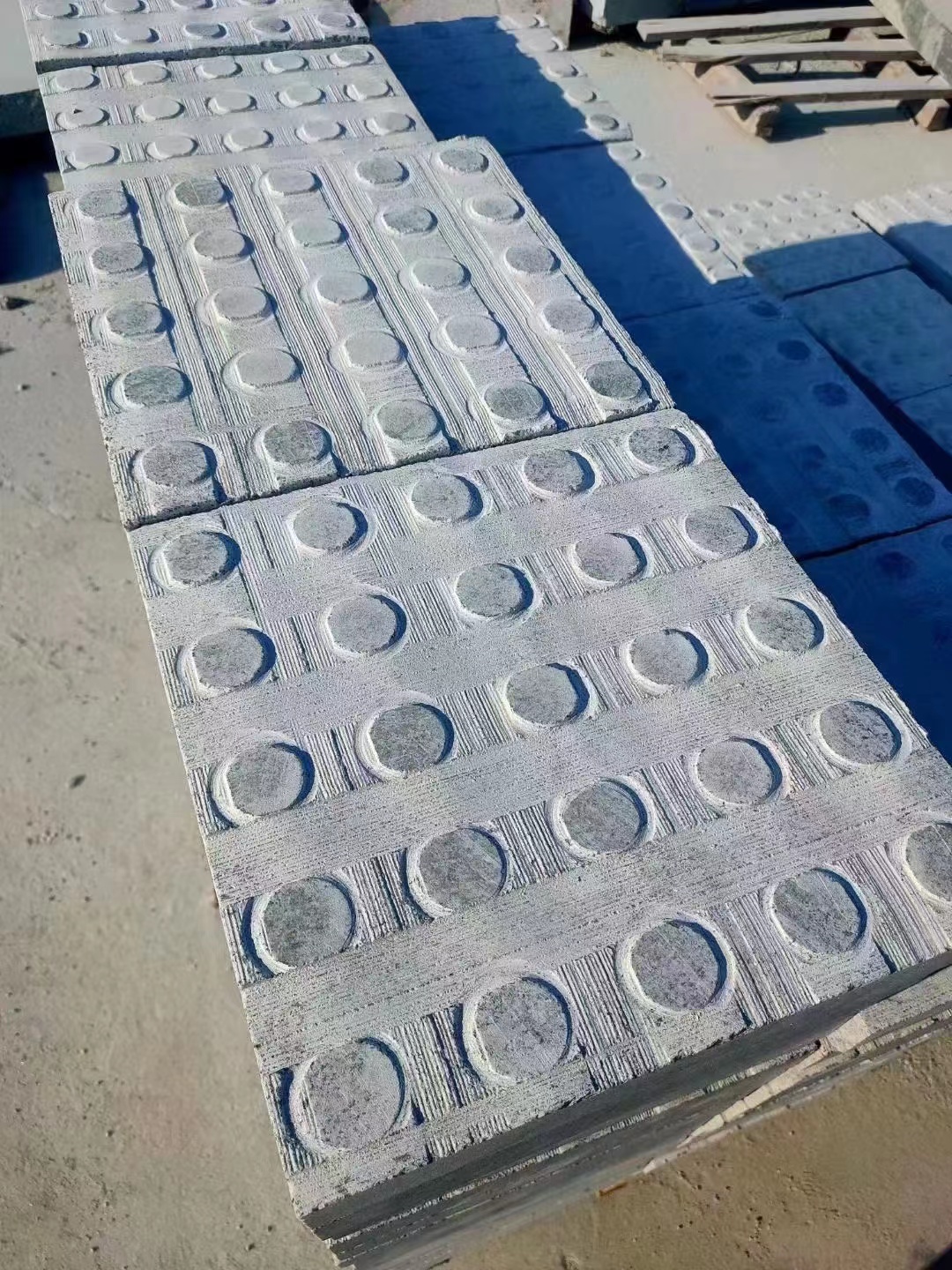 2.河南芝麻灰石材廠 芝麻白芝麻灰