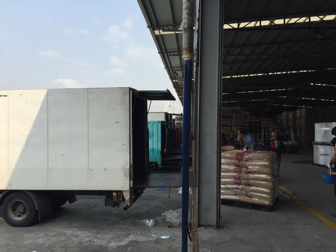 大陸深圳到香港往返進(jìn)出口運(yùn)輸  中港散貨拼車 中港報(bào)關(guān)清關(guān)流程操作 深圳中港物流公司