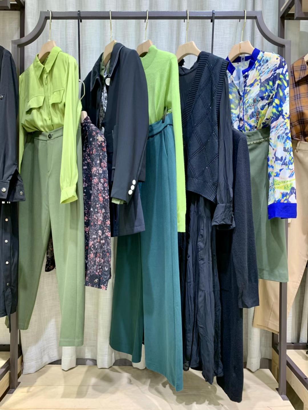 剪標女裝 璟逸 2022品牌女裝折扣庫存一手貨源批發(fā) 專柜下架撤柜品牌女裝尾貨批發(fā)