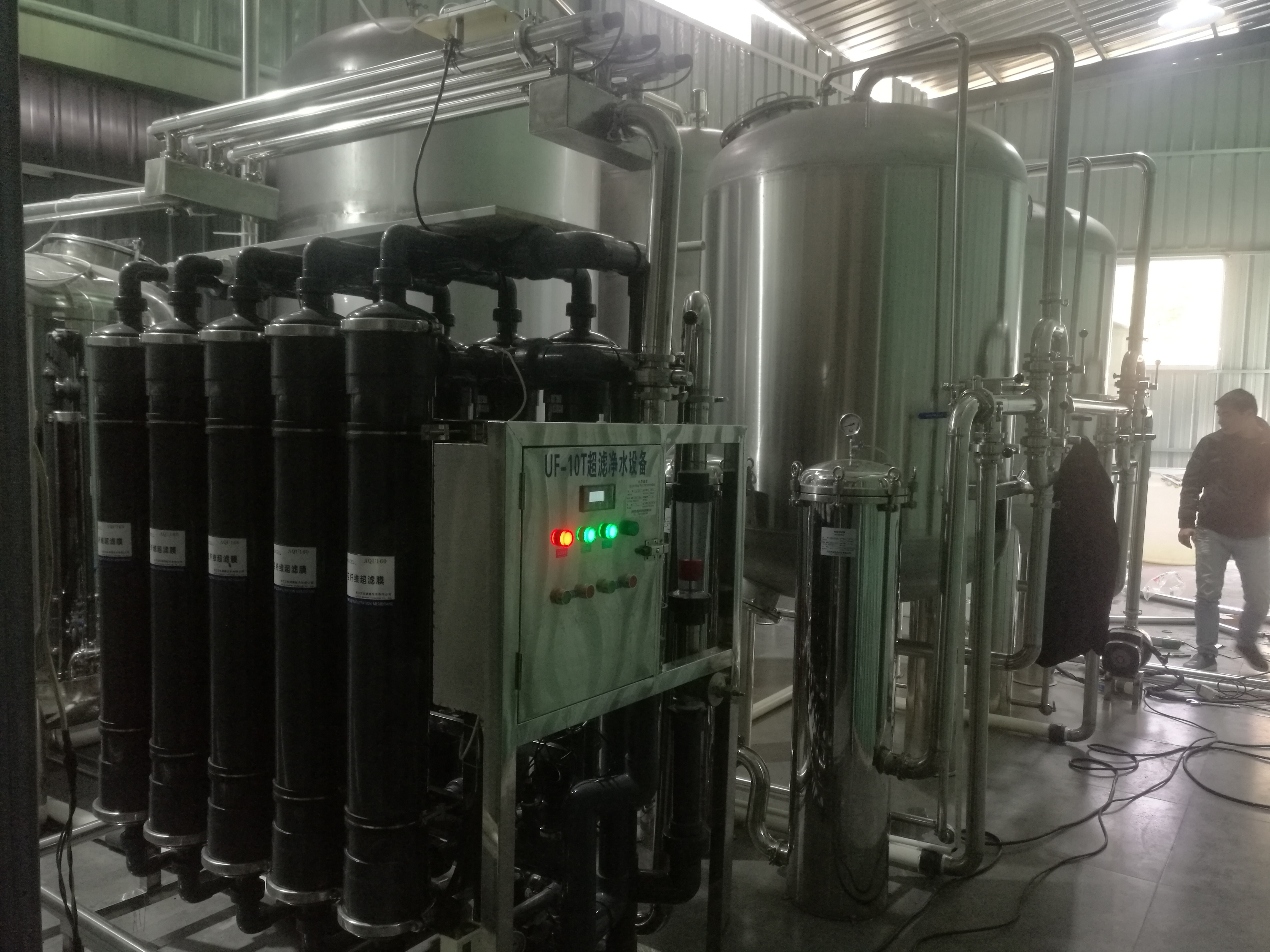 小瓶水/支裝水灌裝機(jī)供應(yīng)商   供應(yīng)飲料灌裝機(jī)  小瓶水灌裝機(jī) 蘇州仁澤