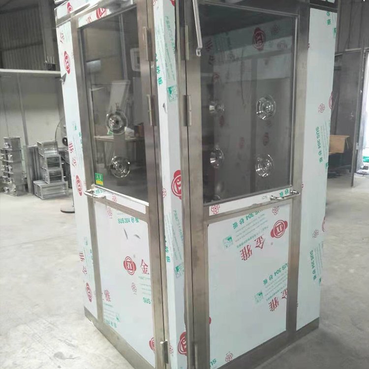 江蘇蘇州自動潔凈風(fēng)淋室生產(chǎn)廠家-蘇州旺鐵凈化科技有限公司