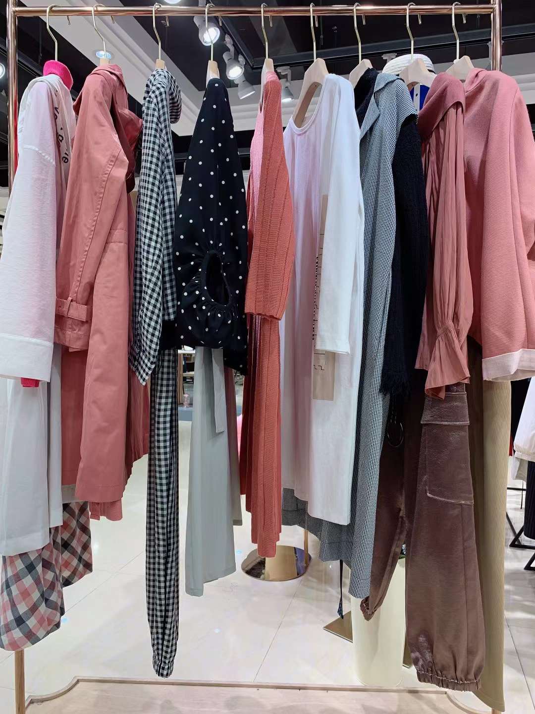 瑪塞莉22四季款知 名時尚品牌女裝折扣庫存尾貨批發(fā)供應(yīng)鏈