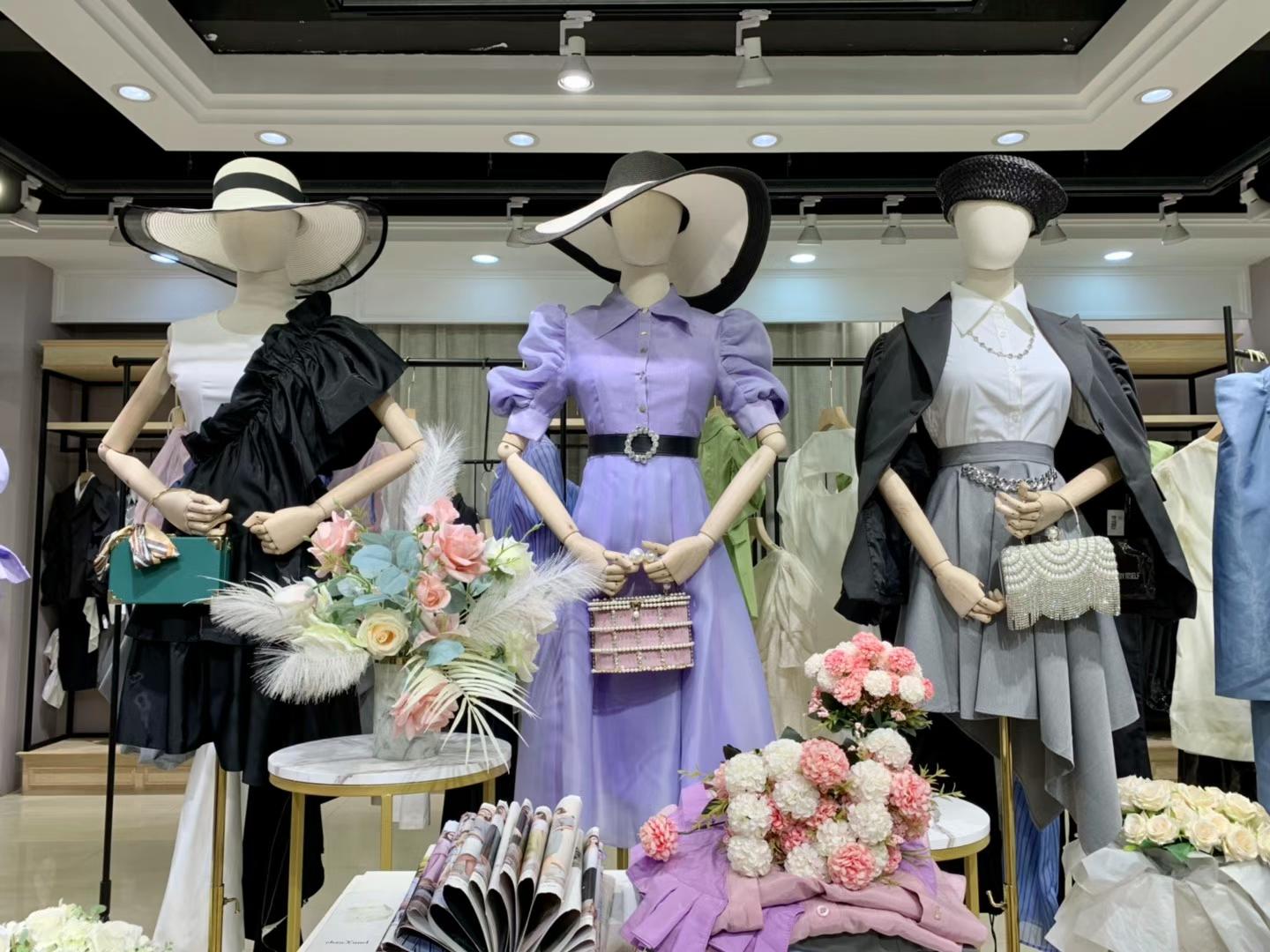 上海品牌Break The cycle2022女裝折扣尾貨直播間進(jìn)貨貨源