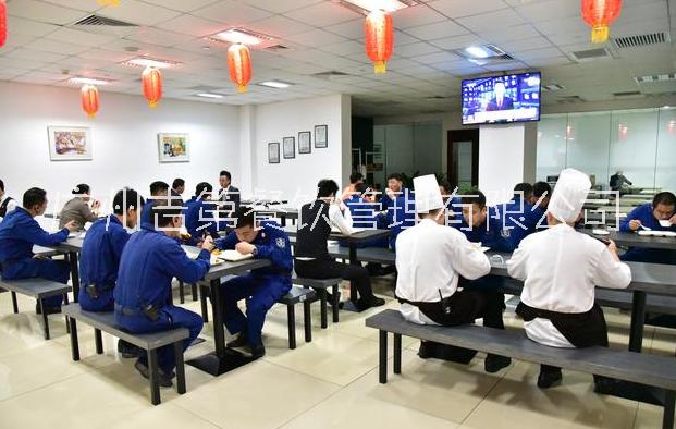 廣州黃埔區(qū)工廠食堂承包公司科學(xué)城食堂承包大沙地企業(yè)飯?zhí)猛獍鼏T工工作餐