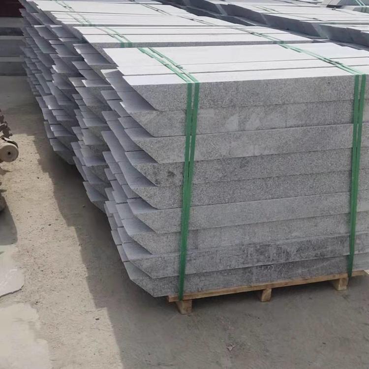 路沿石供應(yīng)商   路沿石生產(chǎn)廠家