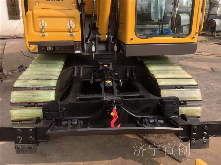 臨工75 公鐵兩用挖掘機 公鐵兩用挖掘機 鐵路換枕設備改裝